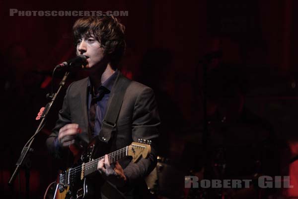 THE LAST SHADOW PUPPETS - 2008-08-26 - PARIS - Olympia - Alex Turner